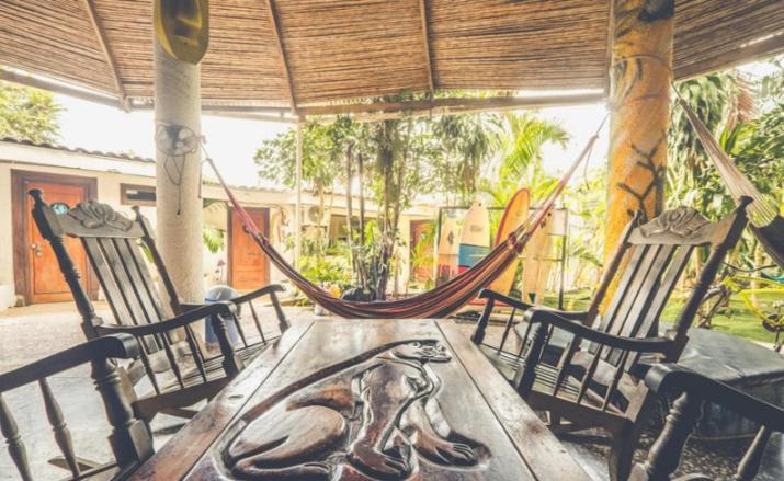 Pura Vida Hostel Tamarindo Buitenkant foto