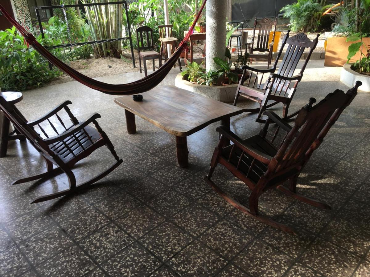 Pura Vida Hostel Tamarindo Buitenkant foto