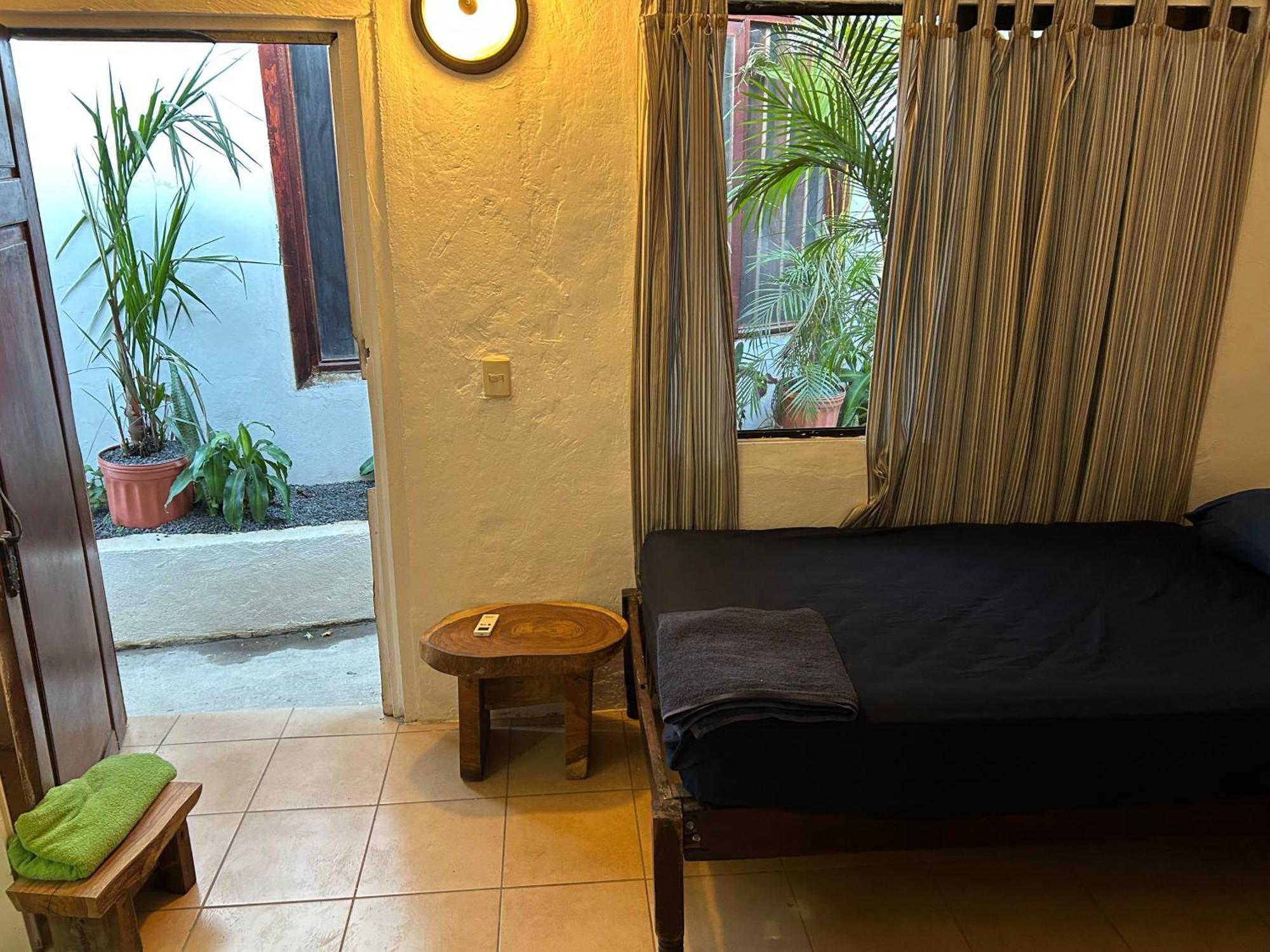 Pura Vida Hostel Tamarindo Buitenkant foto